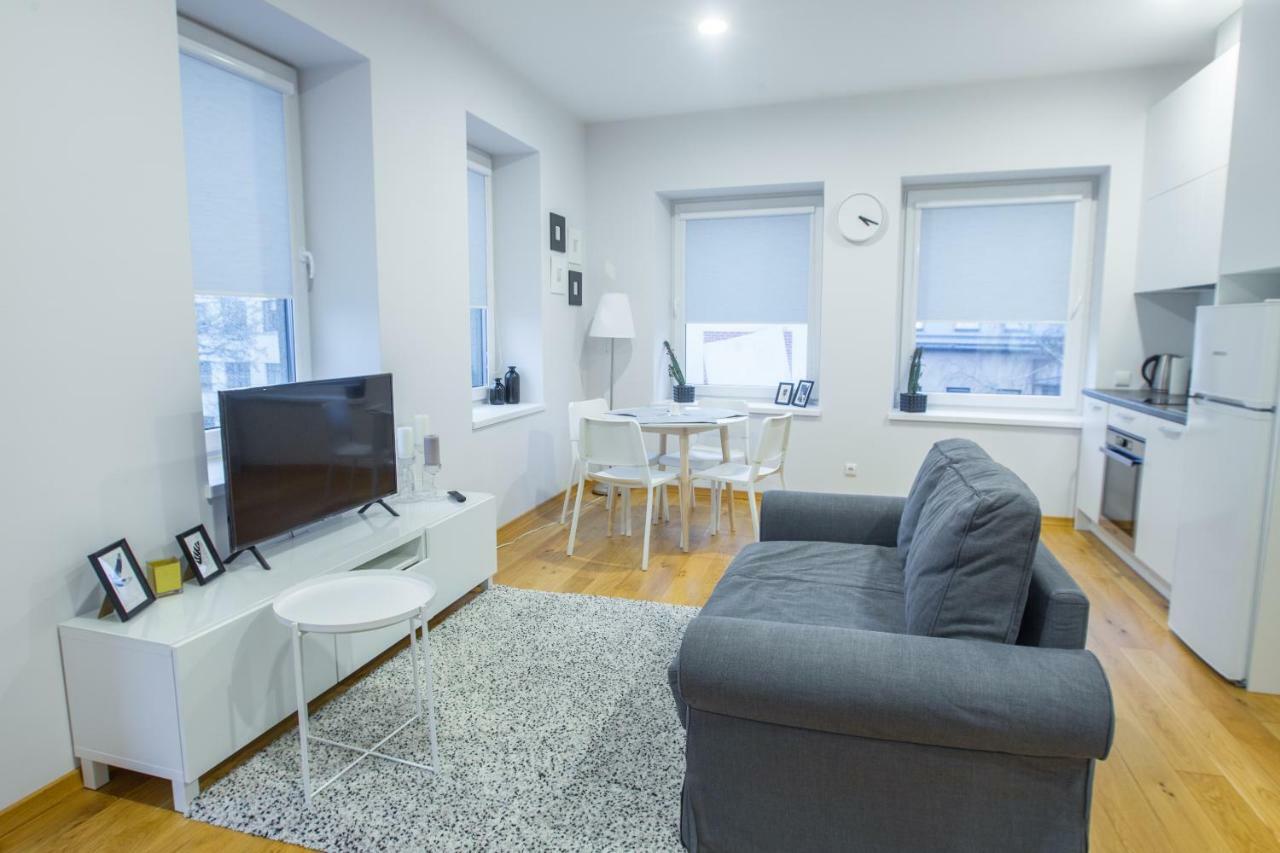 Bright 1Bd Apartment In Old Town By Hostlovers Каунас Экстерьер фото